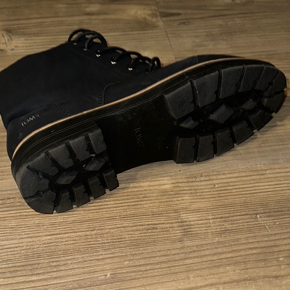 TOMS Black Boots - Picture 3 of 3